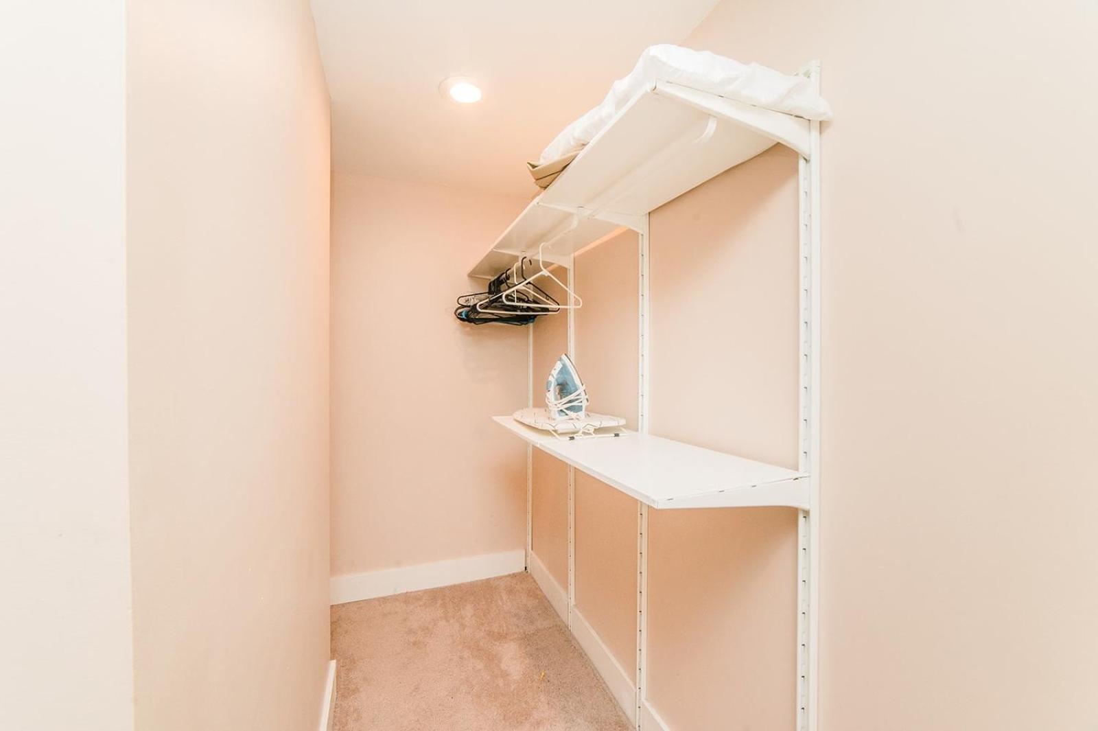 Acrisure Field - Off Street Parking - Groupstay Apartamento Pittsburgh