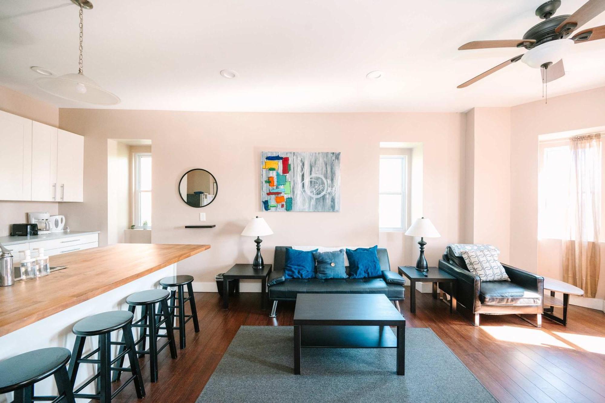 Apartamento Acrisure Field - Off Street Parking - Groupstay Pittsburgh